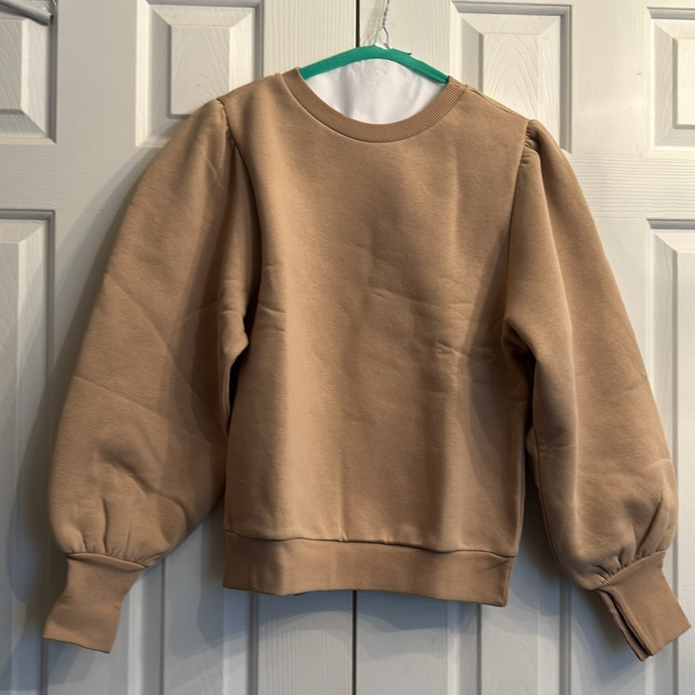 Na-KD sweatshirt, size small, Brand new, no tags. Beautiful